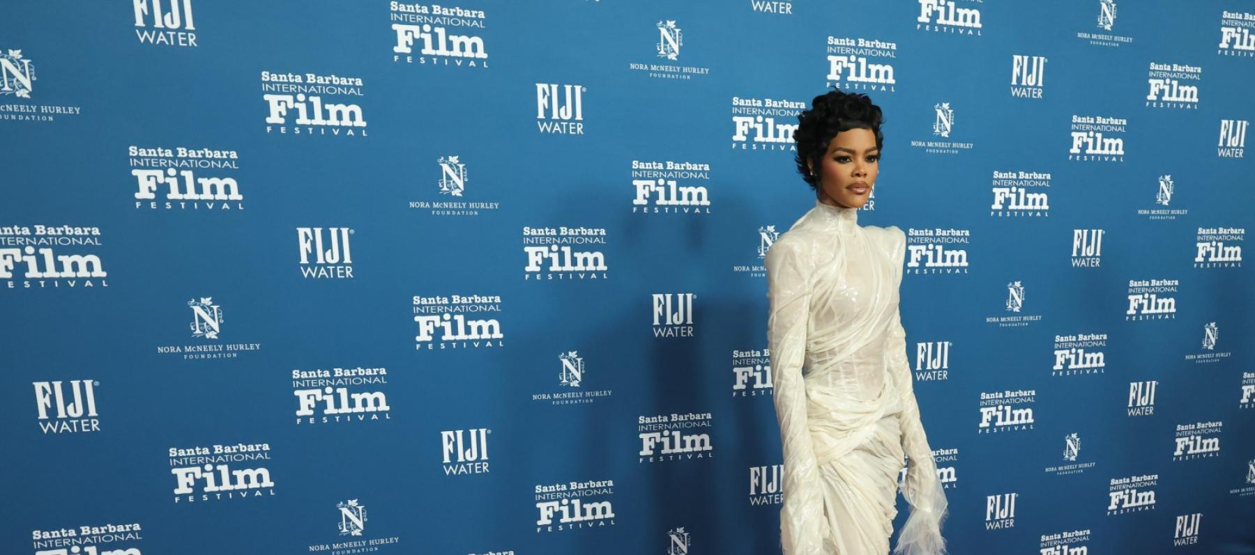 تيانا تايلور بفستان كوتور منحوت بتوقيع سعودي - الصورة من العلامة