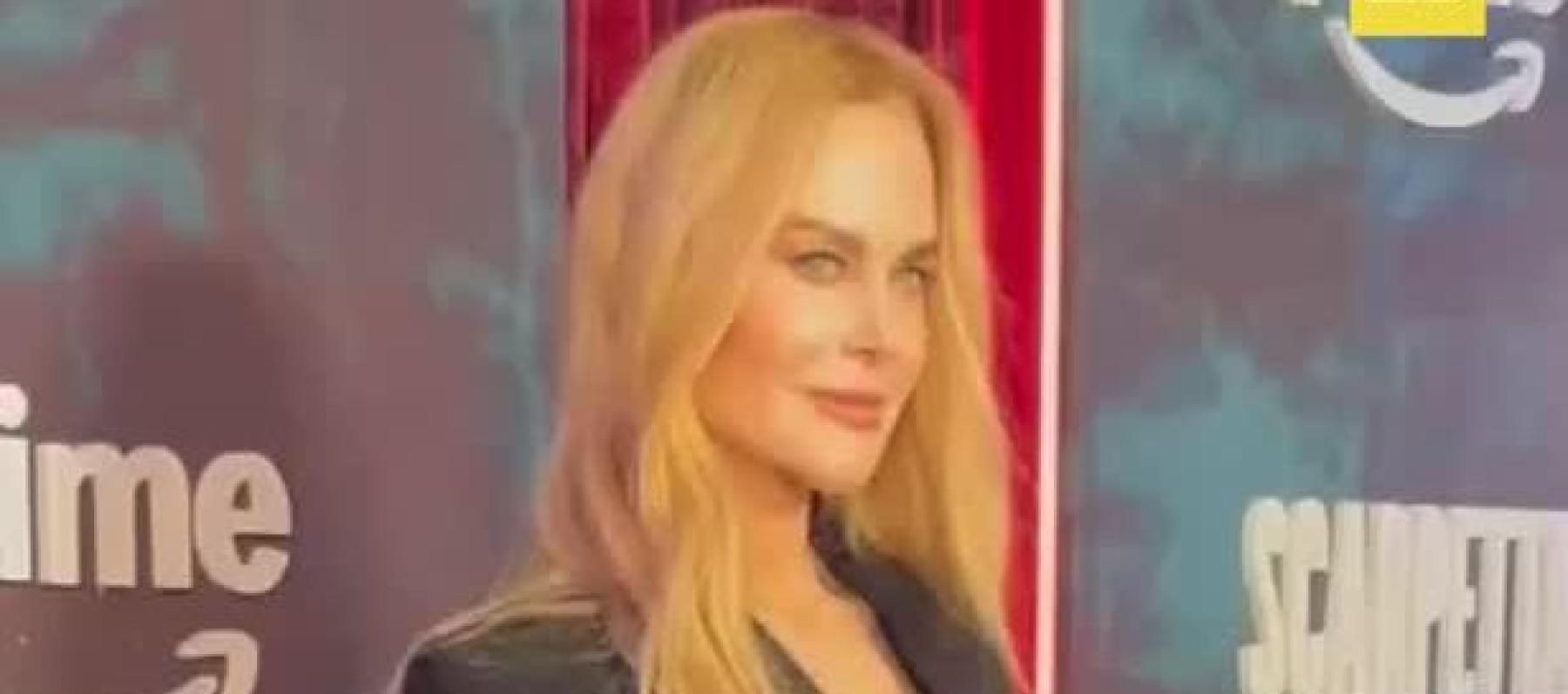 إطلالة نيكول كيدمان من شانيل في عرض Scarpetta الأول 