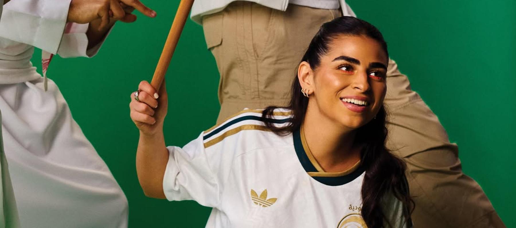 عودة شعار Trefoil: لمسة تراثية بروح عصرية في قمصان المونديال