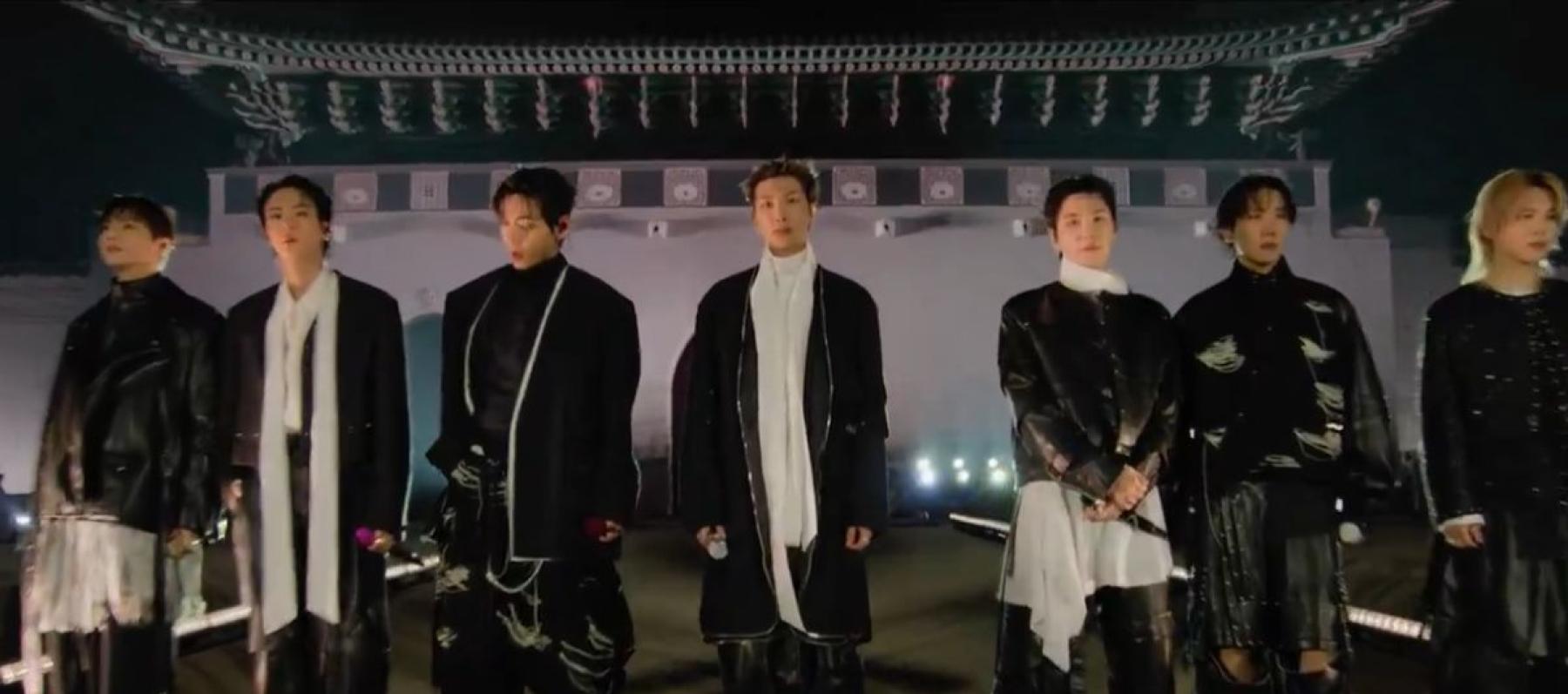 فرقة BTS من حفلها في سيول - صورة معدلة من نتفليكس كوريا