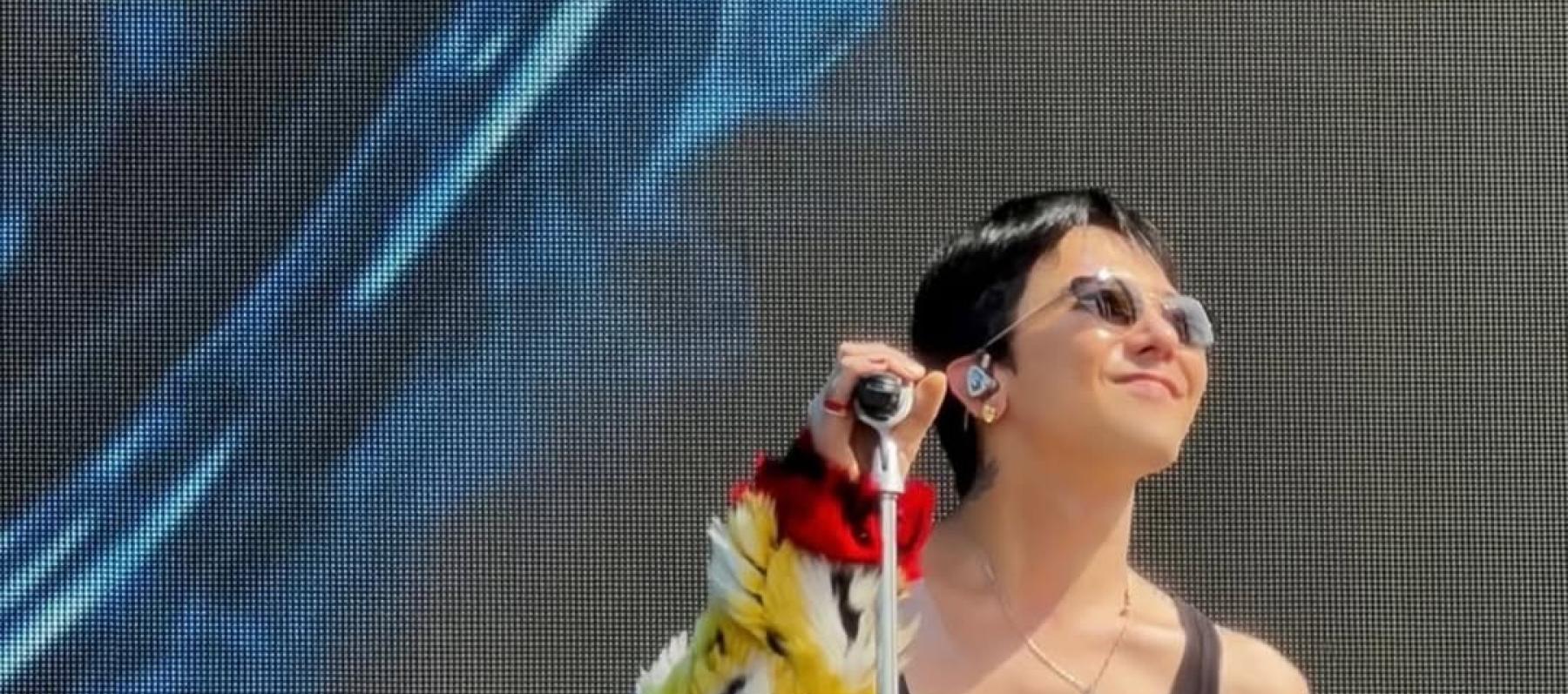 G-Dragon  يتألق بسماعات ألماسية مخصصة في Coachella - الصورة من حساب David Avalon Custom