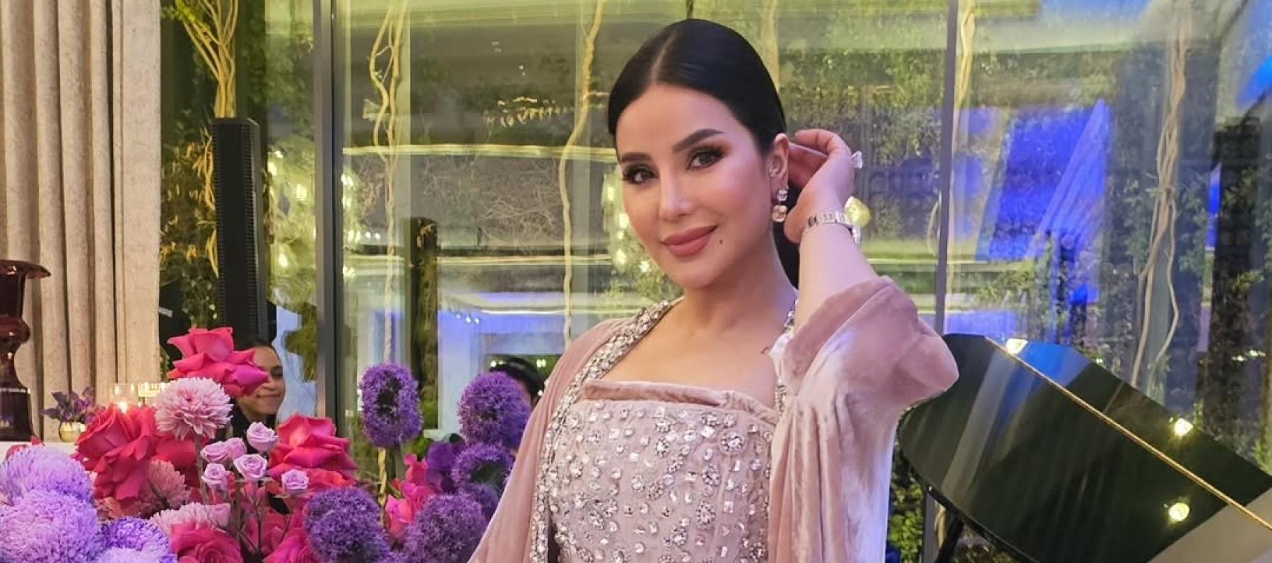 لجين عمران بإطلالة شرقية تجمع المخمل والترصيع