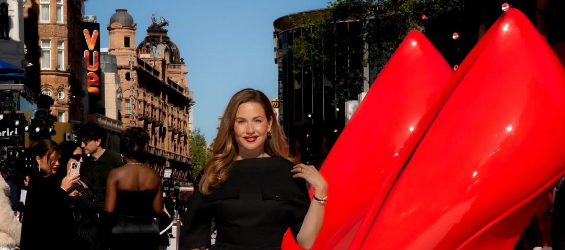 تفاصيل إطلالة ريا أبي راشد في Leicester Square بتوقيع برادا - الصورة بعدسة ehq