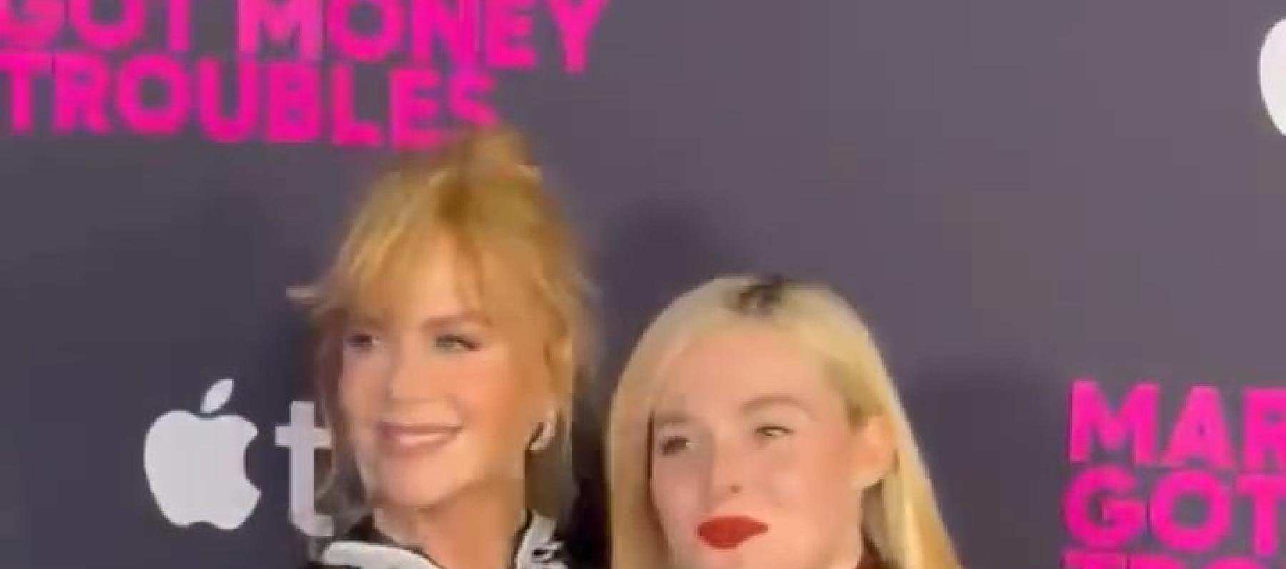 نيكول كيدمان وإيل فانينغ باطلالات من سكياباريللي وجيفنشي