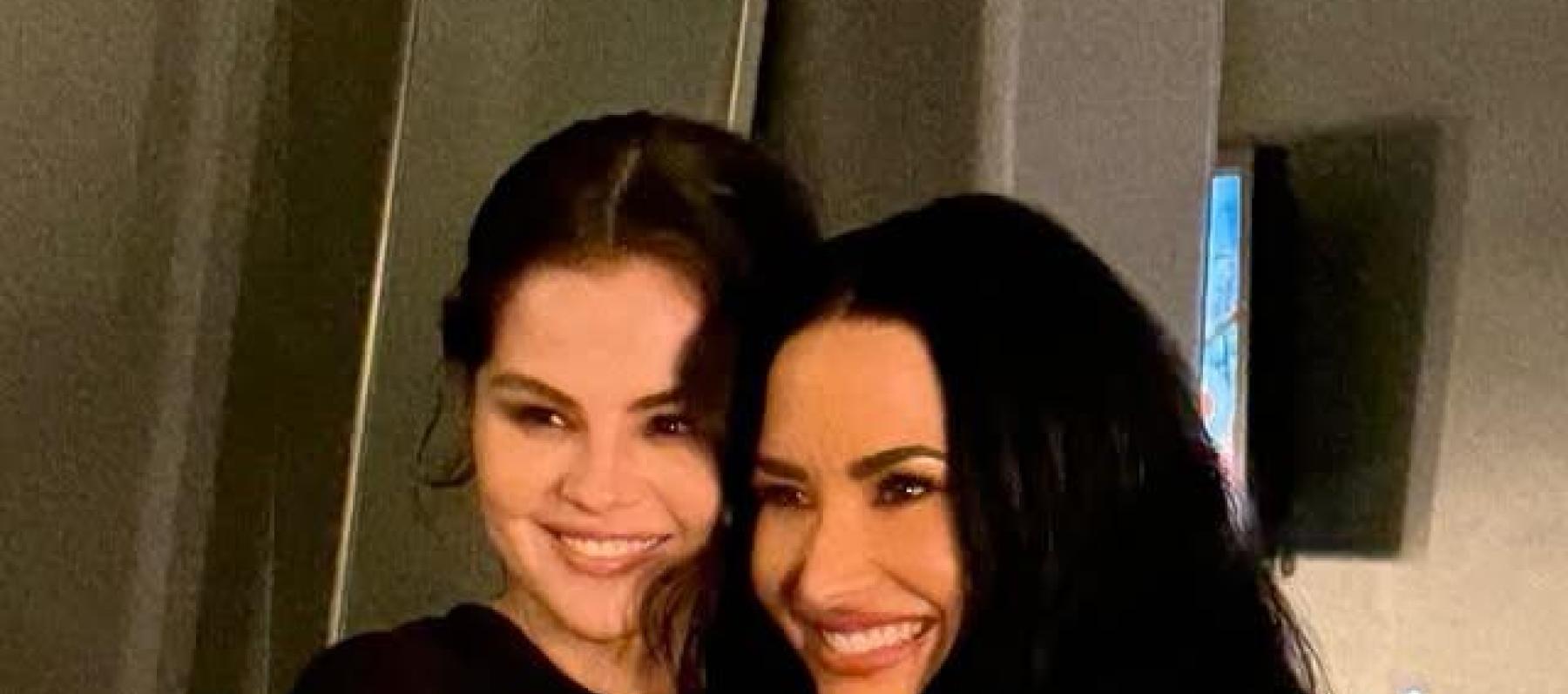 سيلينا غوميز وديمي لوفاتو