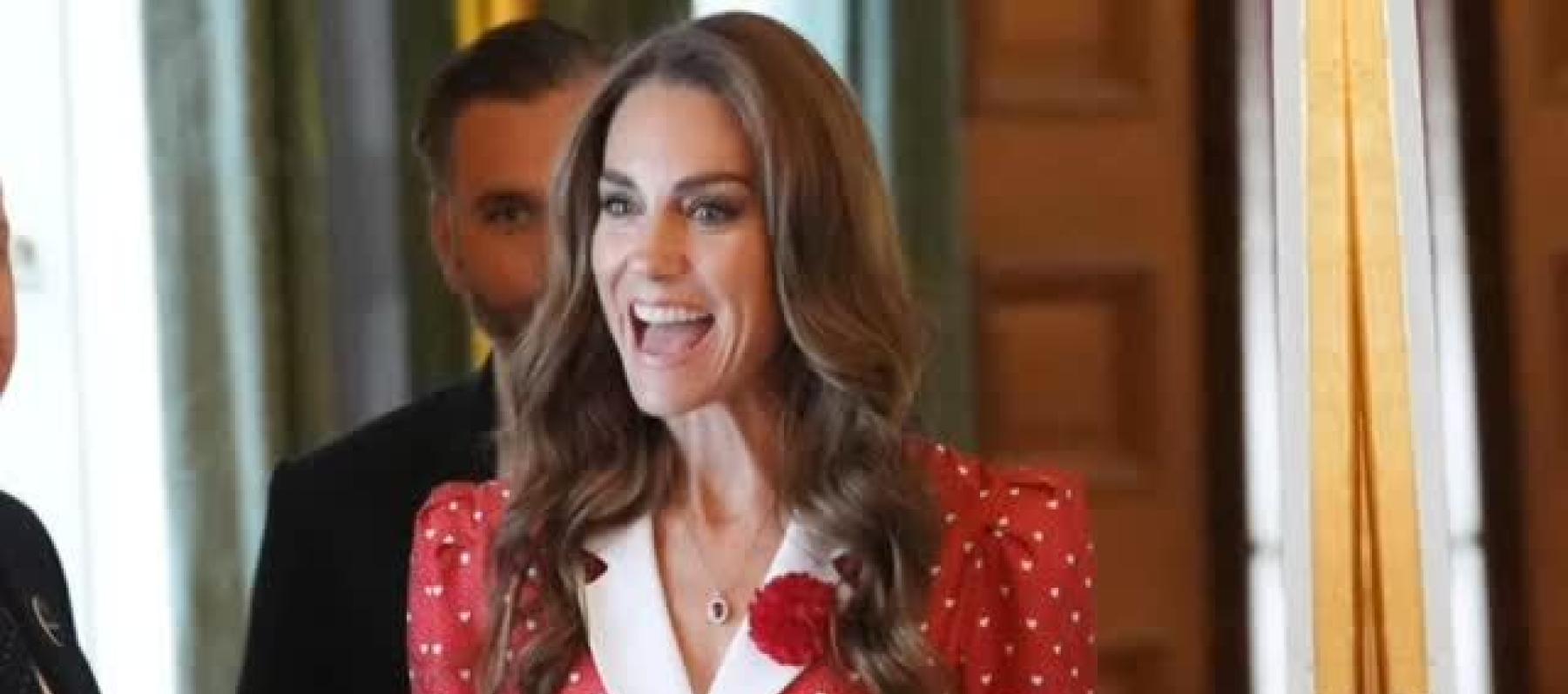 لأول مرة.. كيت ميدلتون ترتدي Rodarte بفستان يحمل رسالة أمل