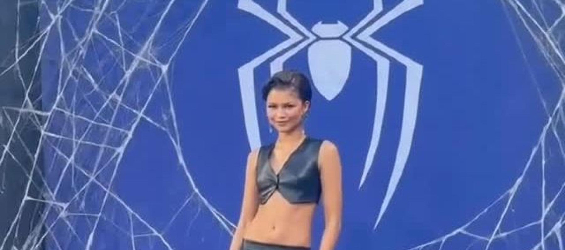 زندايا بإطلالة جلدية مخصصة من لويس فيتون في عرض Spider-Man 