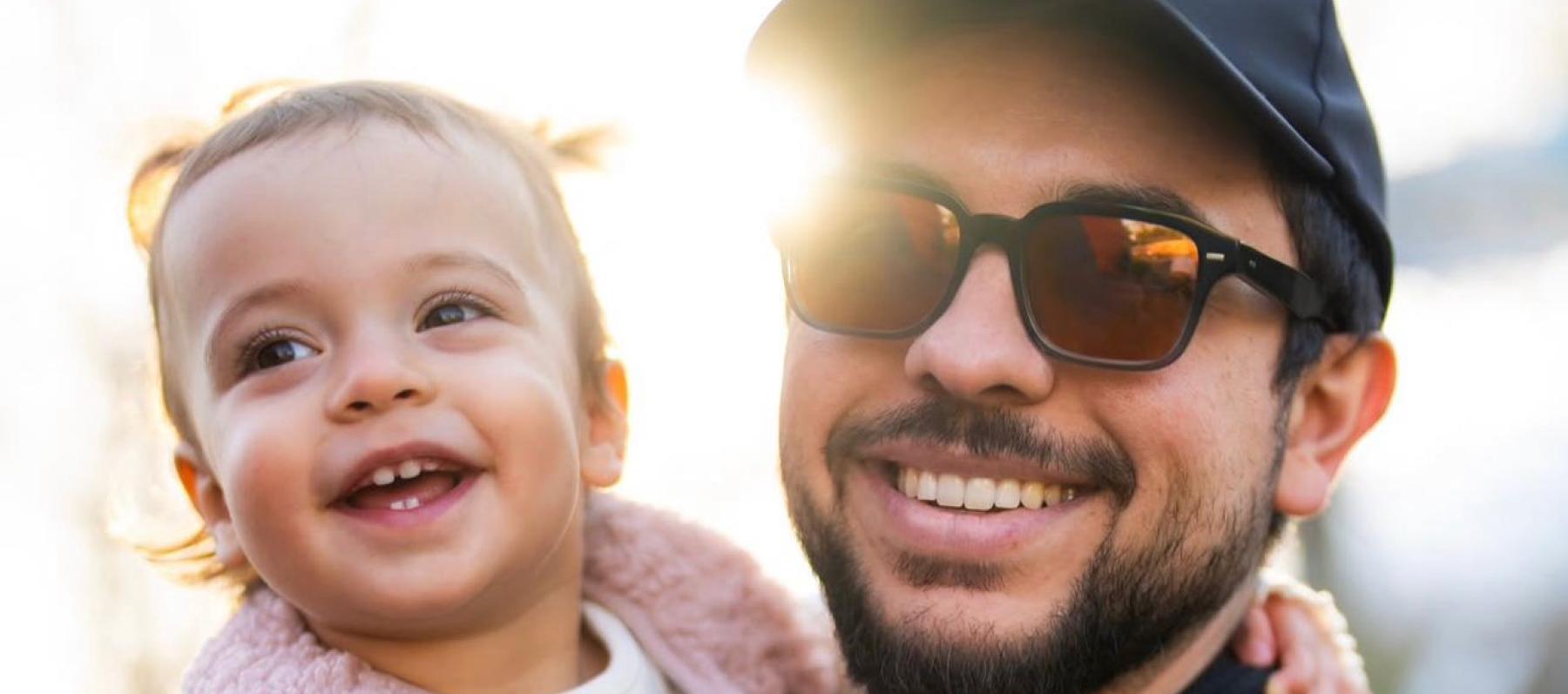 الأمير الحسين مع ابنته الأميرة إيمان- من حساب الملكة رانيا (إنستغرام)