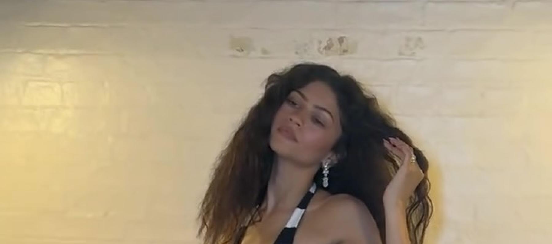 فستان زندايا من لاكوان سميث يحمل رسالة من تاريخ الموضة 