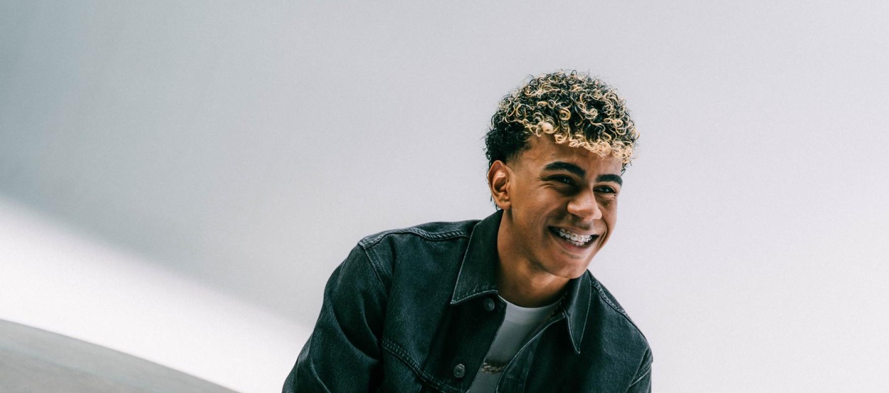 بعد التتويج بالمونديال..لامين يامال نجم حملة American Eagle - الصورة من انستغرام American Eagle