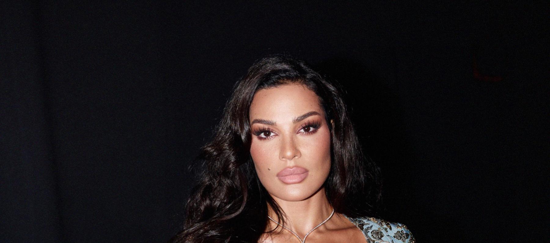  نادين نسيب نجيم بتصميم سان لوران البروكار في برنامج قصتي - الصورة بعدسة جورج صليبا