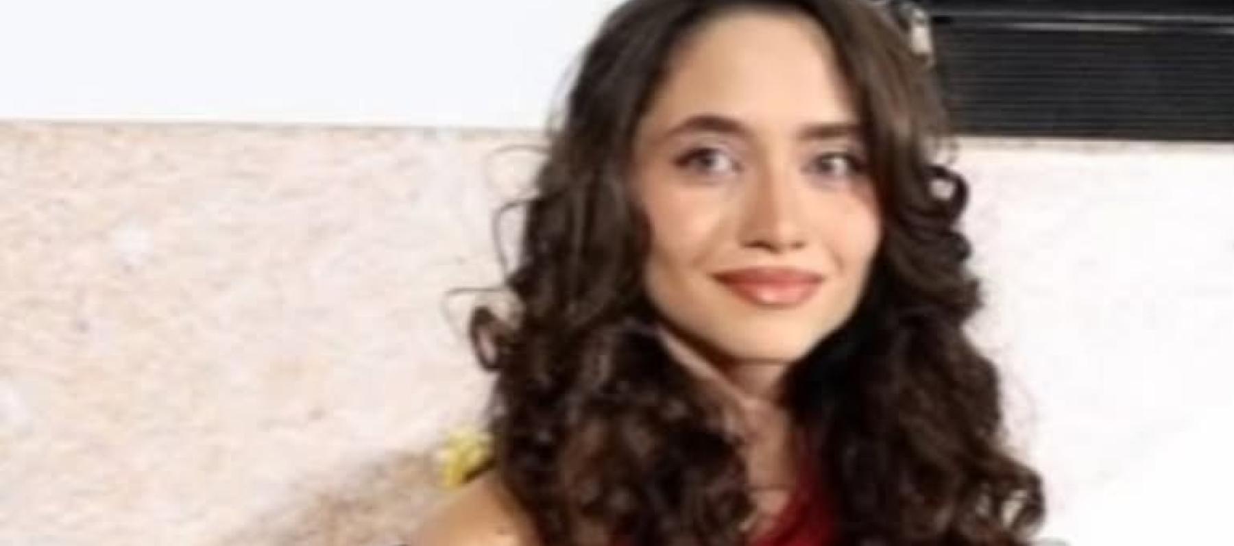 إطلالة الأميرة جليلة بنت علي بأسلوب كاجوال وعصري بالدنيم 