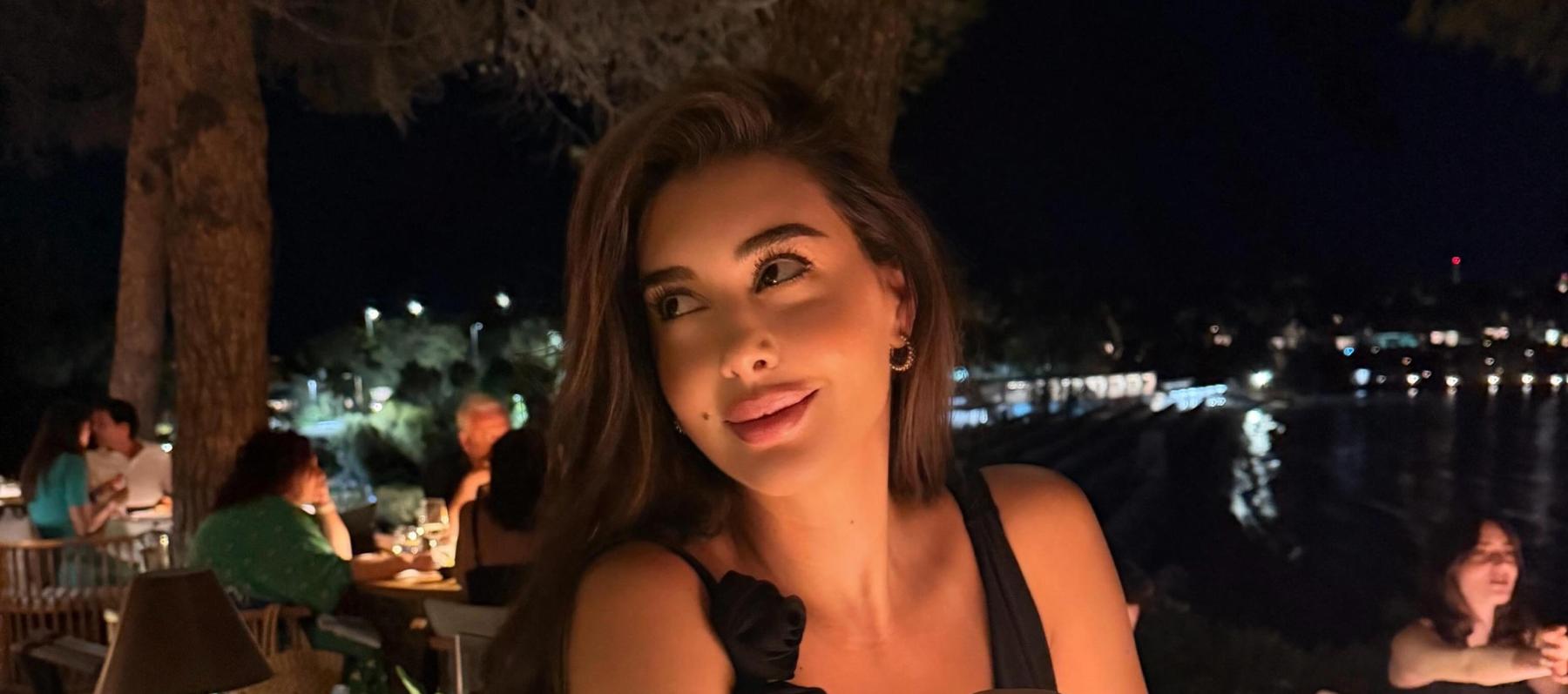ياسمين صبري تتألق بفستان أسود طويل.. أناقة أنثوية بتفاصيل ناعمة
