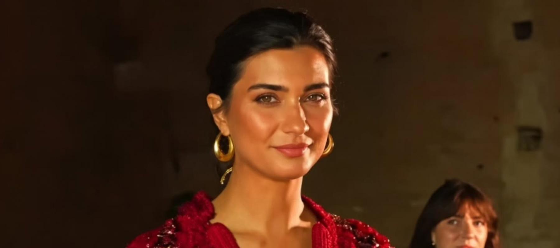 توبا بيوكستون بقفطان مغربي في مهرجان مراكش للفيلم القصير