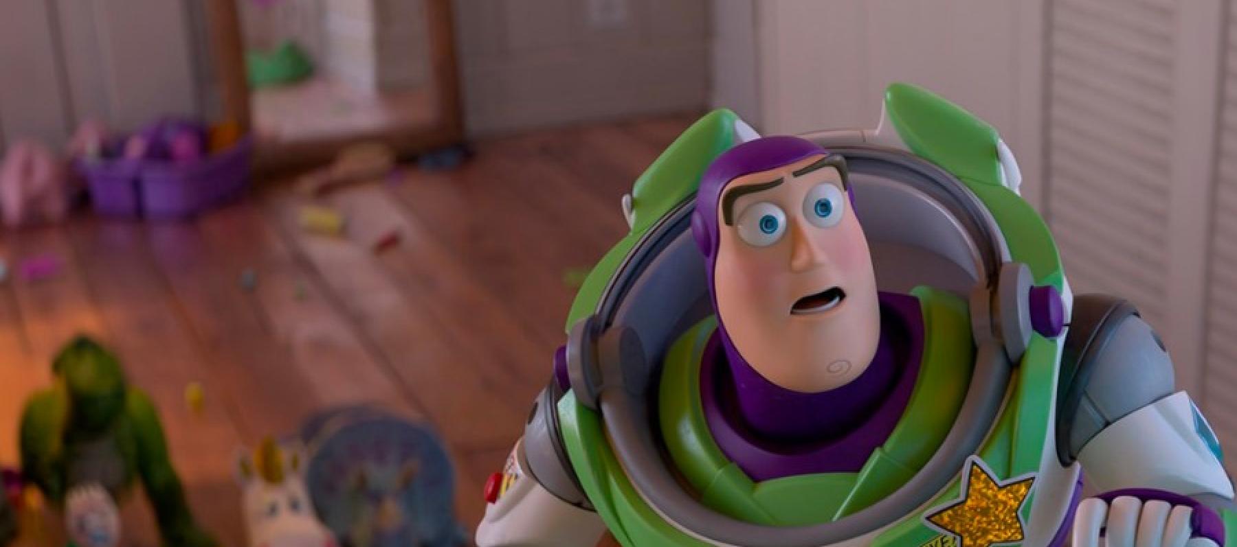 أبطال Toy Story وودي وباز يطير بالسعودي