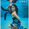 عليا بهات تحت الماء - صورة من إنستغرام @vogueindia