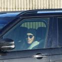 ميغان ماركل تقود سيارتها وتنتظر صديقتها في مطار كندا -dailymail.co.uk