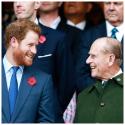 الأمير هاري مع جده الراحل الأمير فيليب