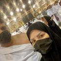 ديانا كرزون وزوجها يؤديان العمرة- الصورة من انستغرام 