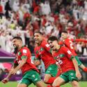 لاعبوا منتخب المغرب يحتفلون بالفوز على أسبانيا والتأهل لربع نهائي مونديال قطر 2022