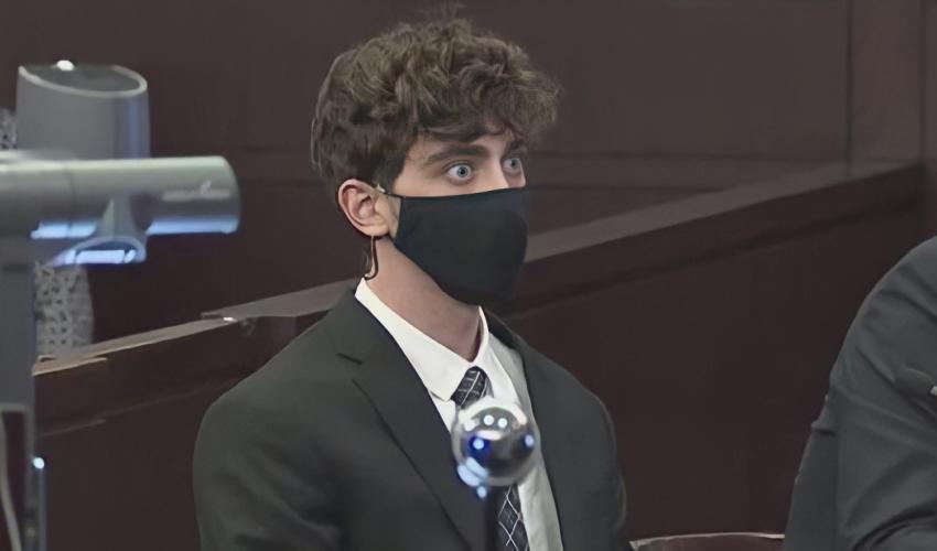من هو كاميرون هيرن؟ وما هي قضيته التي أثارت الجدل و تصدرت حديث الناس الأيام الماضية؟
