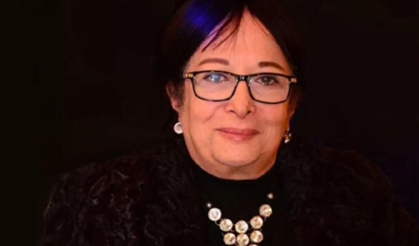 سميرة عبدالعزيز 