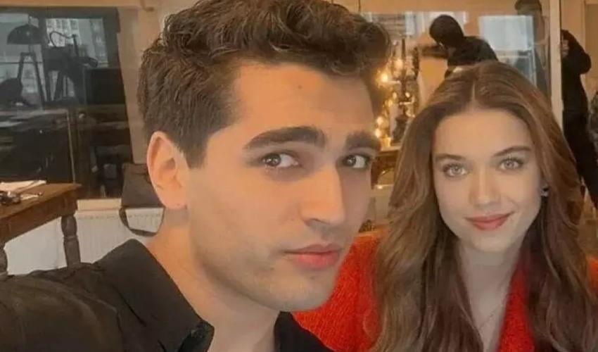 مارت رمضان ديمير و عفراء أوغلو - صورة متداولة