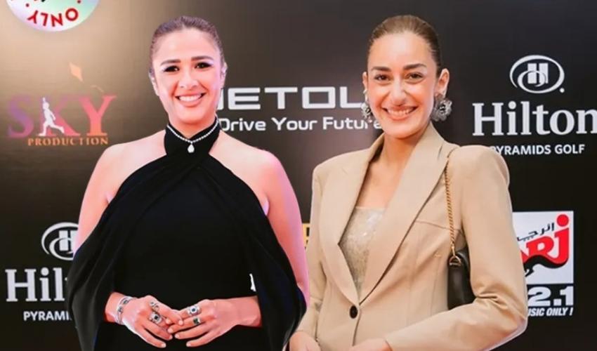 ياسمين عبد العزيز و أمينة خليل - صورة معدلة