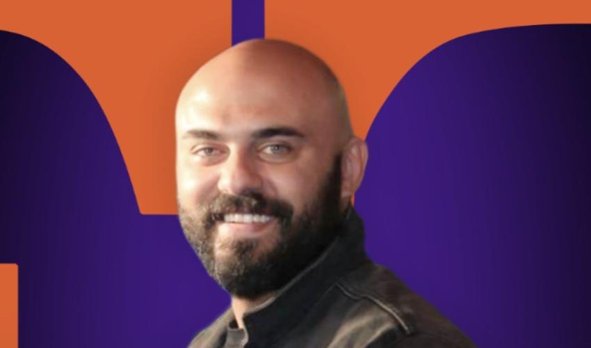 أحمد صلاح حسني - صورة معدلة