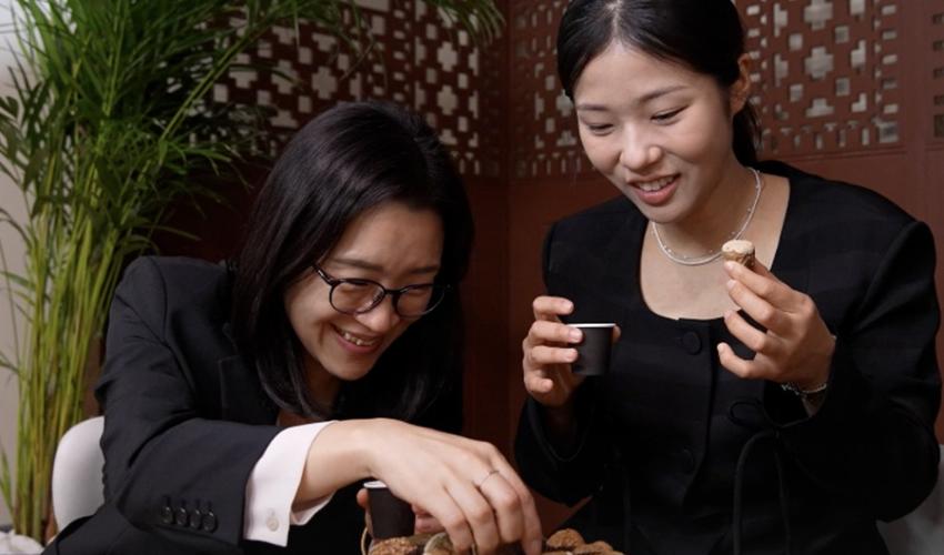  ET بالعربي ينقل القهوة السعودية لكوريا