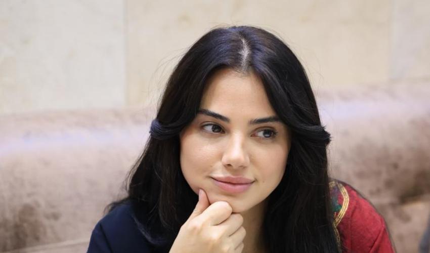 رويدة شاهين (فريدة) في كواليس مسلسل "حمدية"