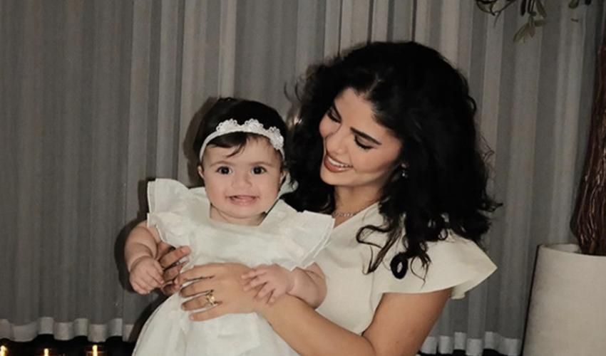 أصالة كامل وابنتها