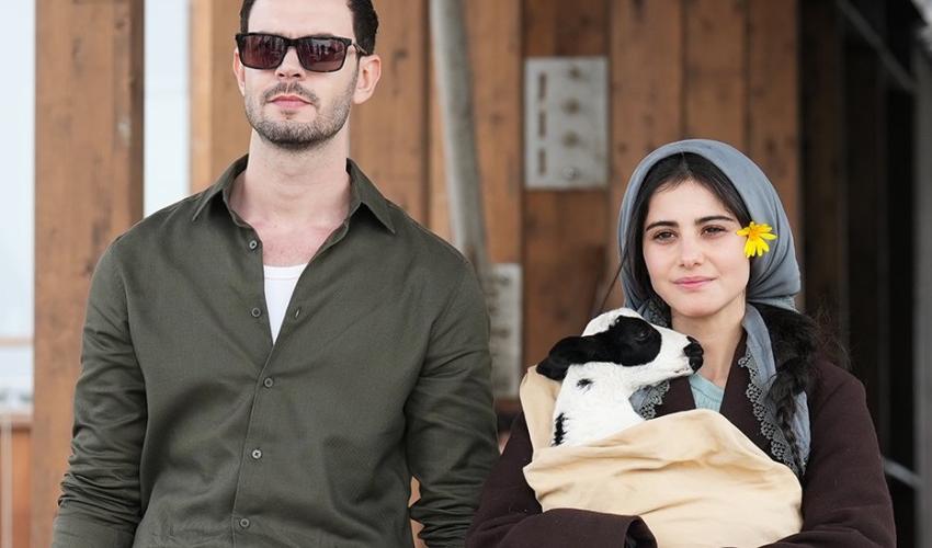 صورة من كواليس مسلسل "أنت من أحببت" مع الخروف