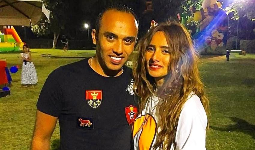  زينة مع شقيقها