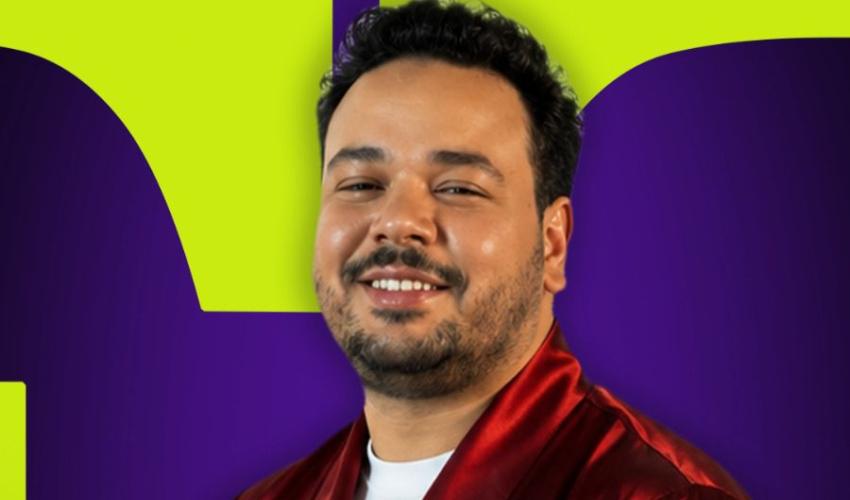 مصطفى غريب يخرج عن المألوف في مسرحية "ليلة عسل"
