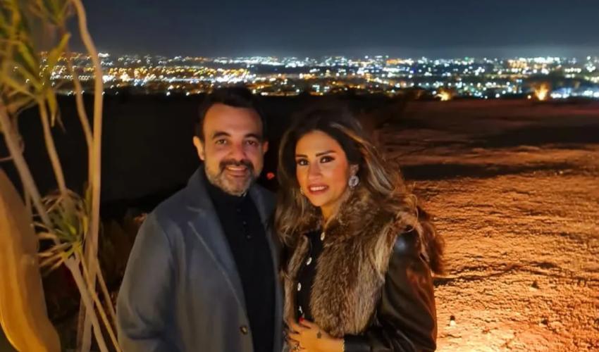 عمرو محمود ياسين وزوجته