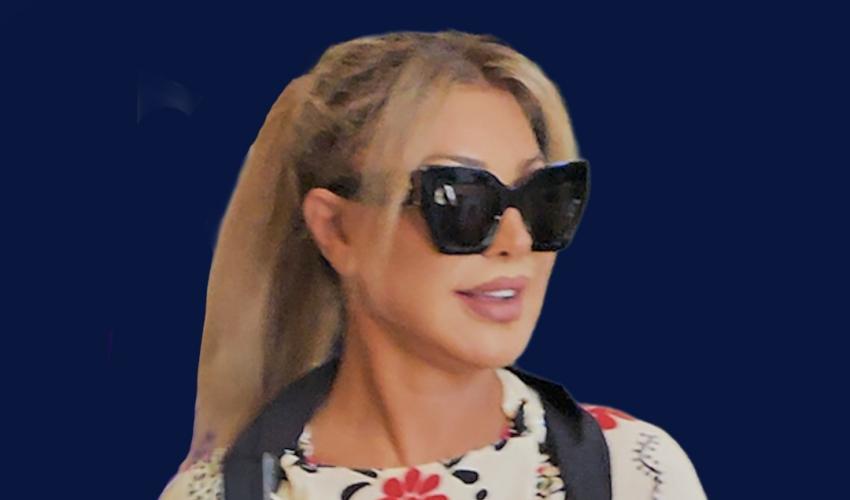 نوال الزغبي تصل عمّان وتتلقى عباية استغرق تنفيذها 300 ساعة عمل