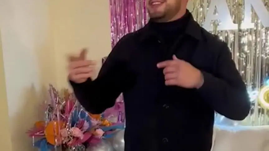 تحضيراتها لحفل خطوبتها 2