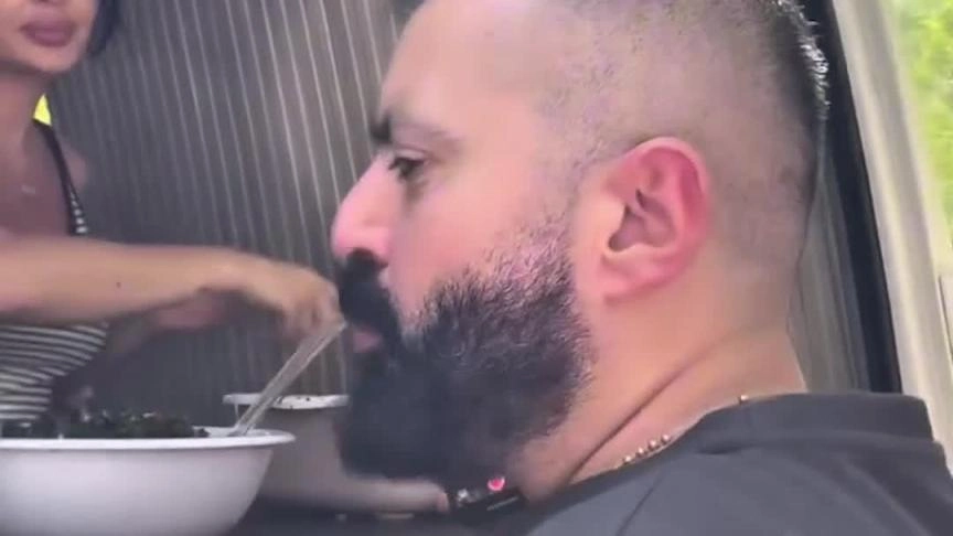من هو بطل كليب سيرين عبدالنور القادم ؟