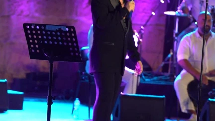 ما حقيقة مشاركة ناصيف زيتون في لجنة تحكيم the voice؟