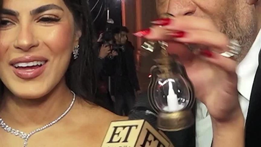 ET بالعربي يهدي النجوم فانوس رمضان