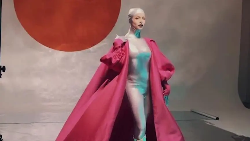 من جلسة تصوير  ريما فقيه لغلاف مجلة  Harper’s Bazaar Vietnam