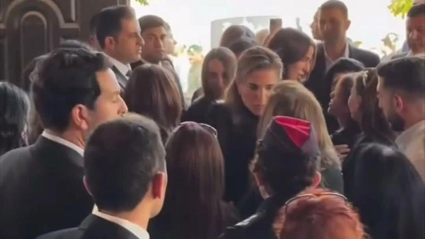 الملكة رانيا والأميرة رجوة والأميرة سلمى يقدّمن العزاء لأهالي ضحايا هجوم كنيسة حمود