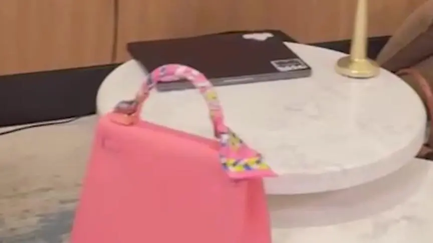 ياسمين صبري تتحدث عن لابوبو وترد على جدل تصنيع حقائب Hermès