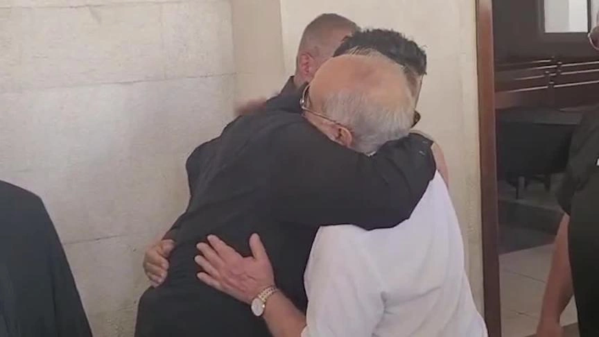 زياد برجي يتلقى العزء بوفاة شقيقه محمد