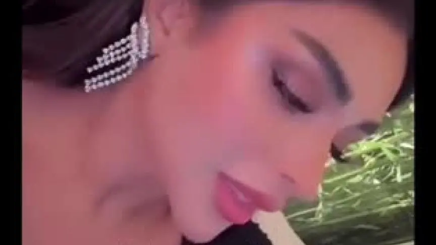 أمل الأنصاري عن تشبيهها بأحلام الشامسي