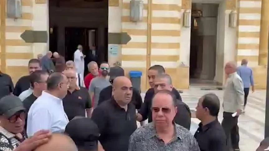ST- POST حكيم يودع شقيقه من مسجد السيدة نفيسة 