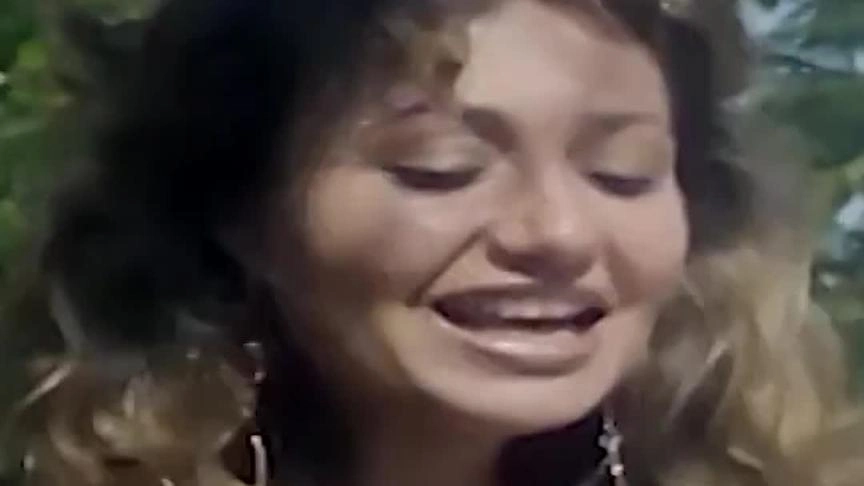 ليلى علوي وسلاف فواخرجي نجمات مهرجان أسوان لسينما المرأة