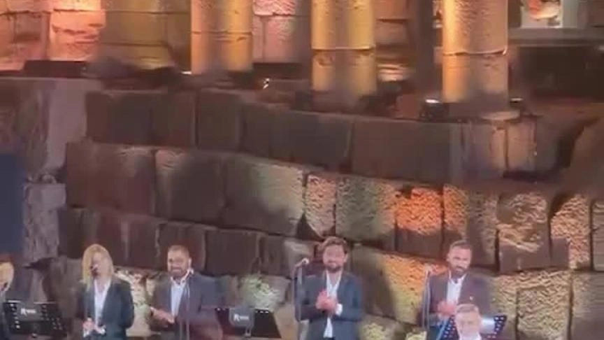 ناصيف زيتون من حفله في كفردبيان لبنان
