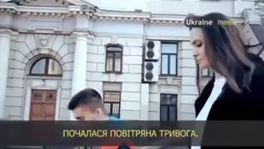 anglina jolli running Ukraine 